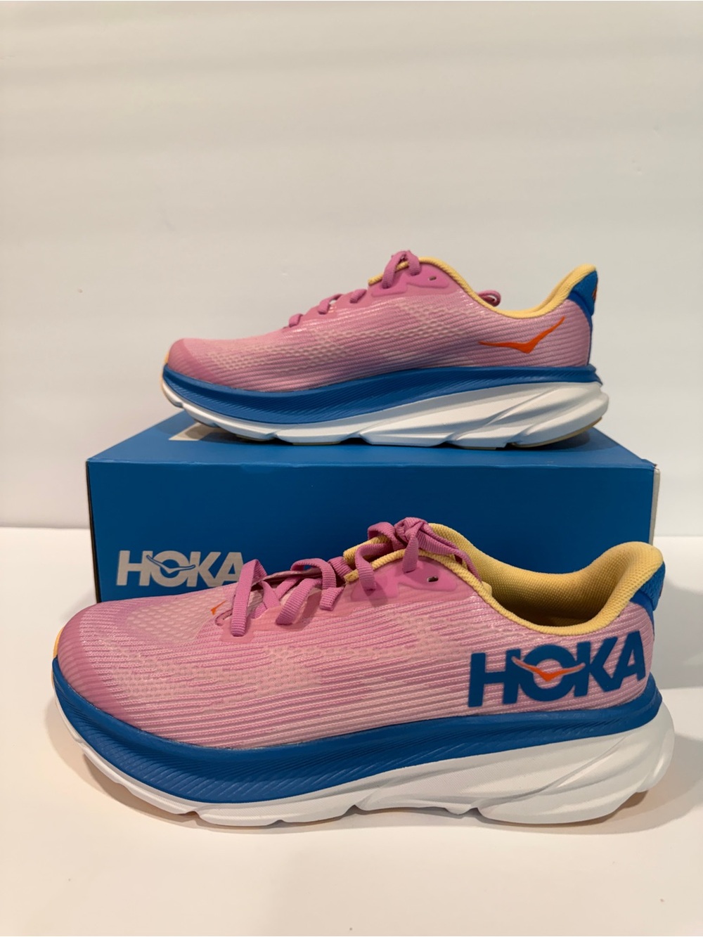 HOKA Clifton 9 Youth Size 7Y Fits Women’s 8.5 - 9 Pink Blue Yellow NIB